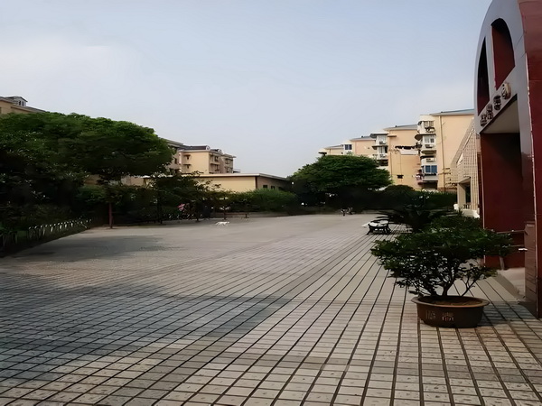 办理入户深圳户口_专访导演饶晓志：对《万里归途》满意和骄傲 